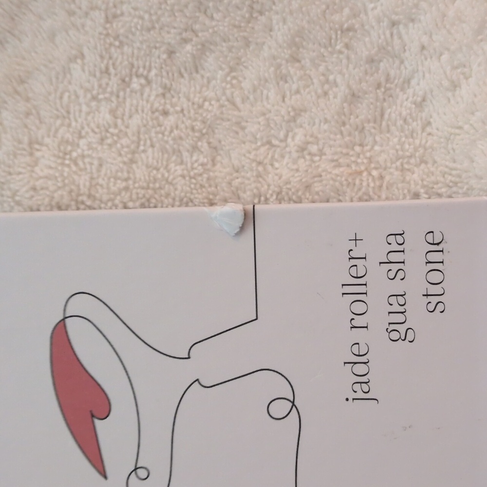 Baimei Jade Roller and Gua Sha Stone Set New in Box - Picture 6 of 6